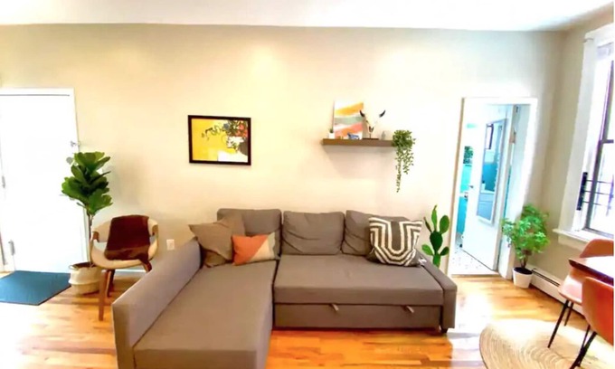 Hoboken Casa | Sunny Modern FamFriendly 4BR/2BA Home 1 stop 2 NYC