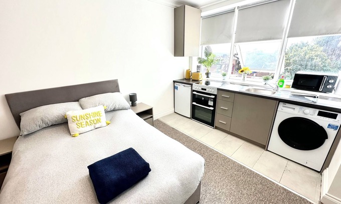 West Hendon Apartamento | Sunny Modern, Private Apartment, 15 Mins To Central London