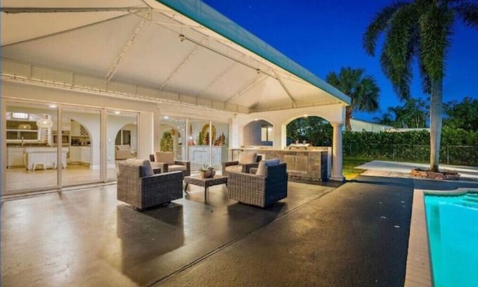 Tequesta Casa | Sunny Oasis in Tequesta Florida