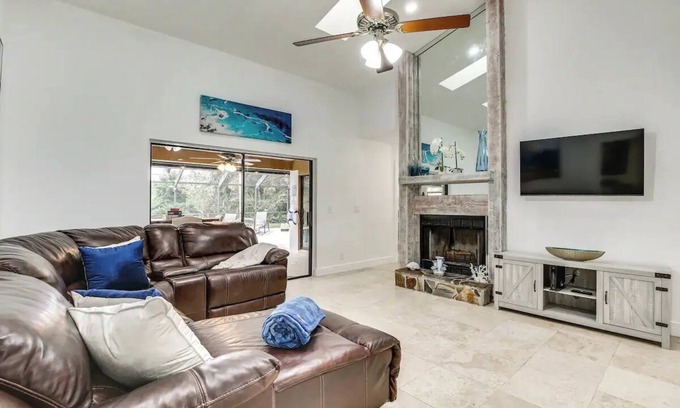 Wellington Casa | Sunny Oasis| Pool| Top Location |Big Patio| 10 ppl