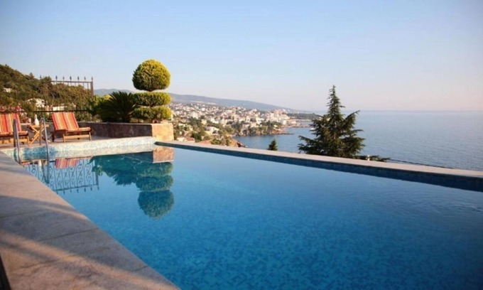 Dobra Voda Apartamento | Soleado apartamento de un dormitorio con vistas al mar.