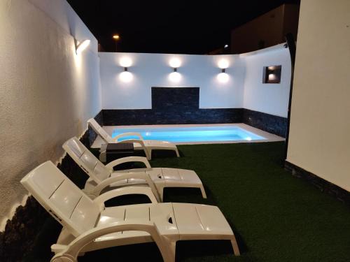 Corralejo Villa | SUNNY PARADISE, Heater pool