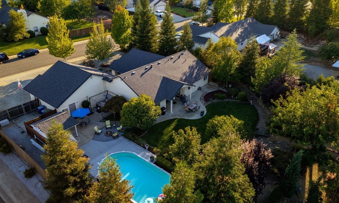Columbia Casa | Sunny Pines :: Pool & Spa + Backyard Oasis!