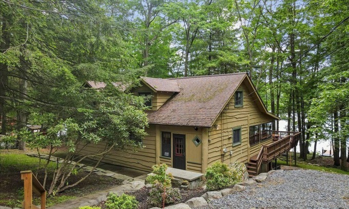 Sunny Point Cabina | Lago Wallenpaupack Lakefront en Sunny Point - 4 dormitorios para 8 a 10