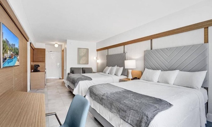 Galt Mile Hotel | Sunny Poolside Escape Near Las Olas Shopping + Fort Lauderdale Pier | 2 Units