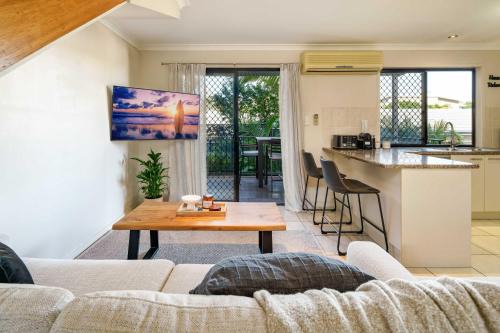 Caloundra Apartamento | Sunny's Coastal Townhouse in Caloundra
