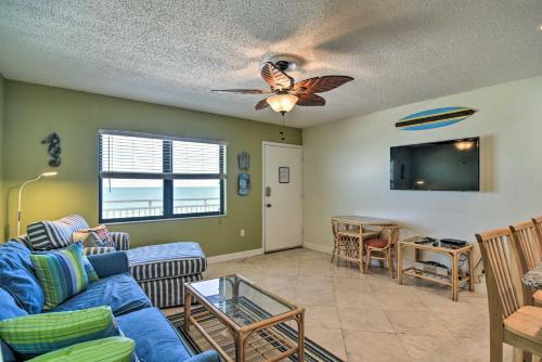 Sunset Beach Apartamento | Sunny Seaside Condo with Pool and Walk to Beach!