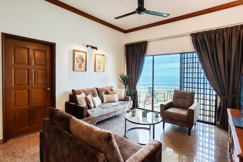 Si Rusa Apartamento | 'Sunny Seaview' at Regency corner unit with 2 carpark by Shine Stay