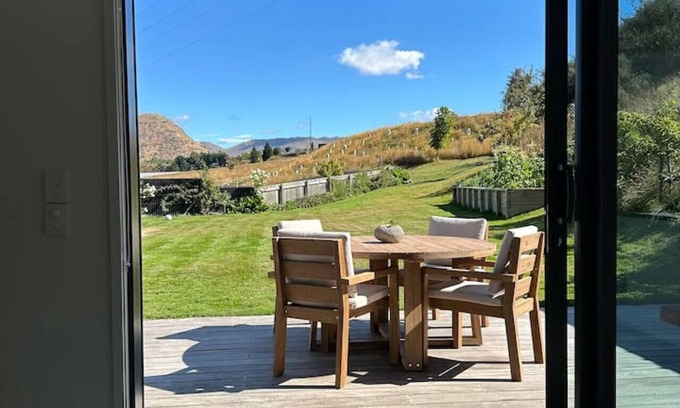 Lake Hayes Condominio | Sunny self contained unit in Shotover