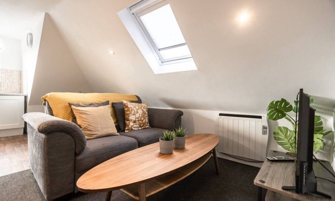 Easton Apartamento | Sunny Side Contractors Long Stays Discounts