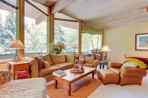 Warm Springs Casa | Sunny Side Lodge