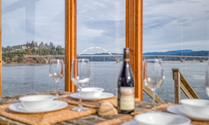 Bayshore Casa | Sunny Single-Level with Bridge and Bay Views in Bayshore, Beach and Pool Access!