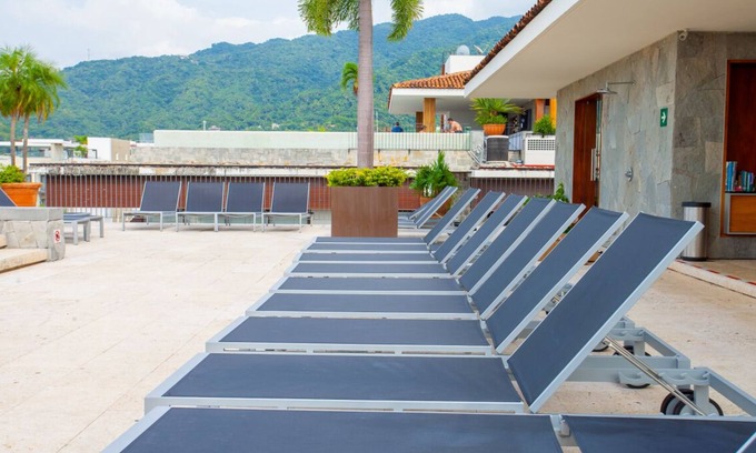 Centro Ixtapa Apartamento | Sunny Studio in Romantic Zone. Steps to Beach.