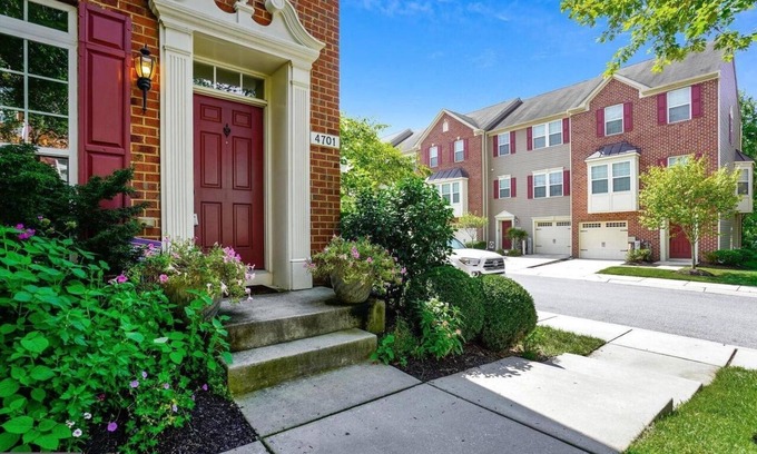 Ellicott City Casa | Sunny Townhome/4Br/2.5Bath