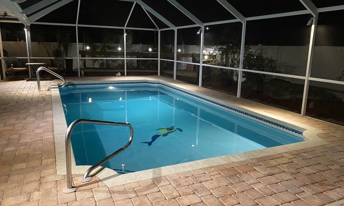 South Venice Casa | Sunny Venice villa w/ heated pool and lanai, kayaks, close to beach and downtown