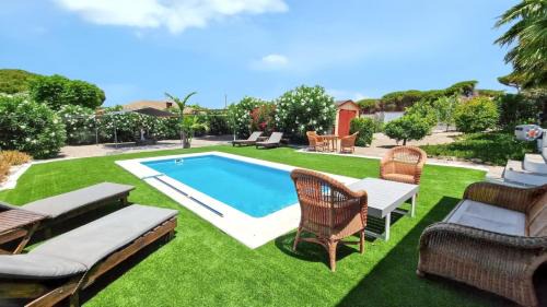 Chiclana de la Frontera Villa | Sunny villa with private pool in Chiclana de la Frontera