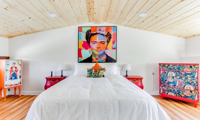 Westport Apartamento | Sunny Westport 2 BR Retreat above Historic Mill