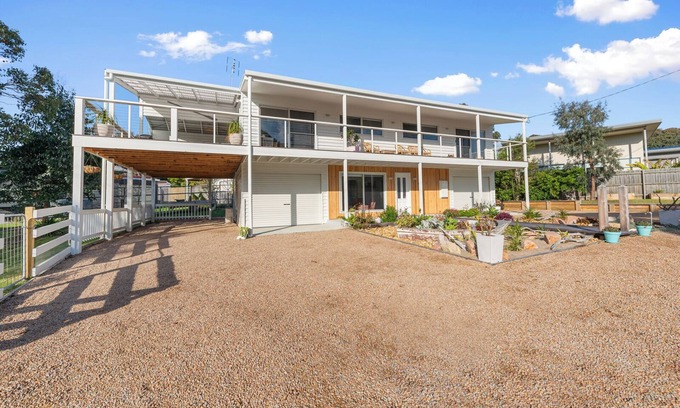 Lake Tyers Beach Casa | Sunnydaze holiday home. Ideal for your family get away.