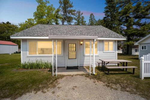 Greenbush Apartamento | Sunnyside 3BR 1BA Relaxing Lakefront Retreat