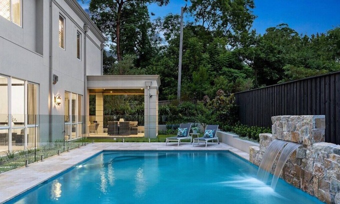 North Turramurra Casa | 'Sunnyside' - Grand Turramurra Mansion with pool, cinema, butlers kitchen, the perfect entertainer!