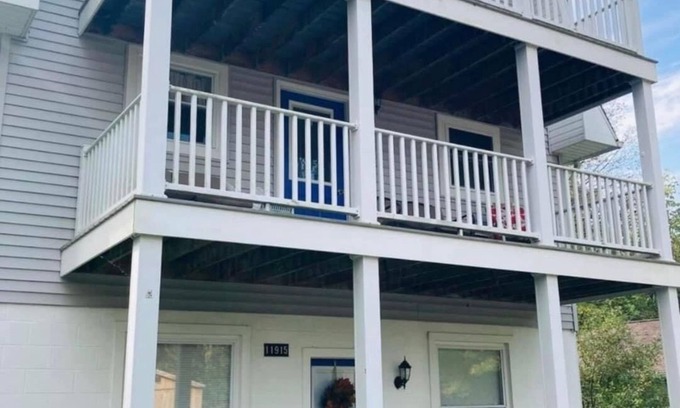 Conneaut Lakeshore Casa | Sunnyside Lake Home at Conneaut Lake