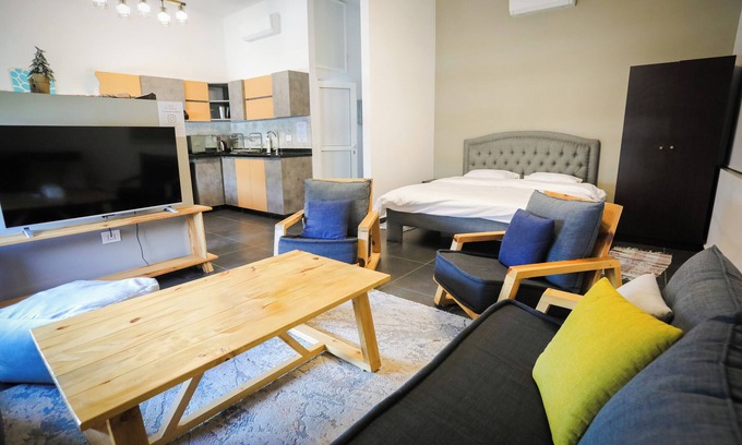 Qartaboun Apartamento | SunnySide - studio in Byblos with stunning sunrise view and 24/7 electricity