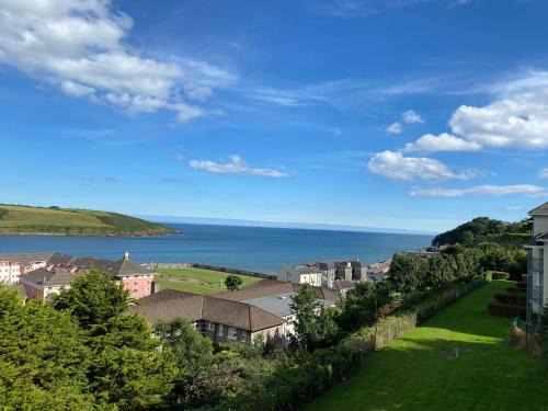 Youghal Apartamento | Sunnyside View Apartment -modern & cosy apartment with magnificent views to match