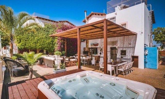 Cape Greko Villa | SunnyVillas: 4BR Villa☆Private Pool + Jacuzzi - Villa Amelie