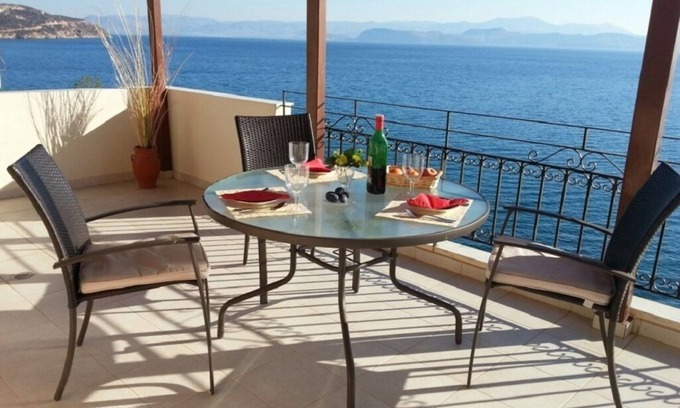 Kefalari Apartamento | Sunrise 3 Apartment - Beautifully Located Air Conditioned 1 Bedroom Above Beach