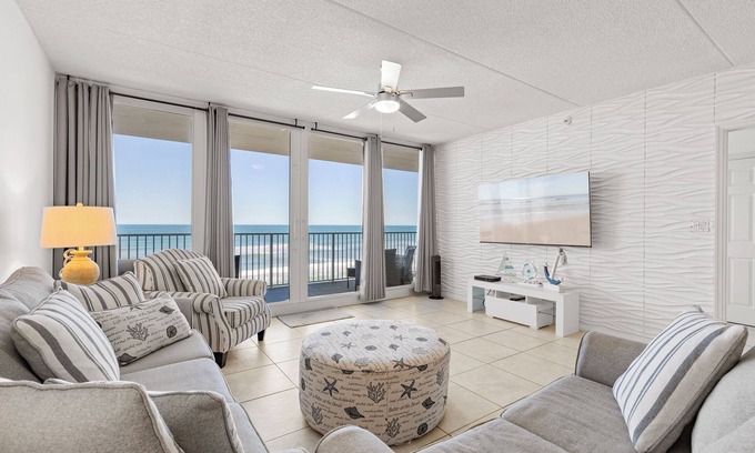 Bethune Beach Condominio | Sunrise and Sunset Oceanfront Views from Fifth-Floor, Updated Condo