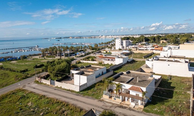 La Strea Casa | Apartamento Sunrise en villa con aparcamiento privado y clima
