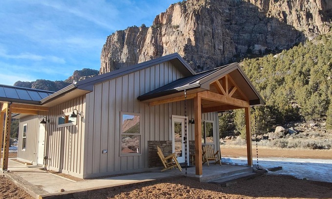 Whitewater Casa | Sunrise Casita at Mother's Buttress, Walking distance to Mother's Buttress Climbing Wall