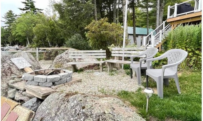 Otis Cabaña | Sunrise Cottage on Beech Hill Pond-Close to Acadia
