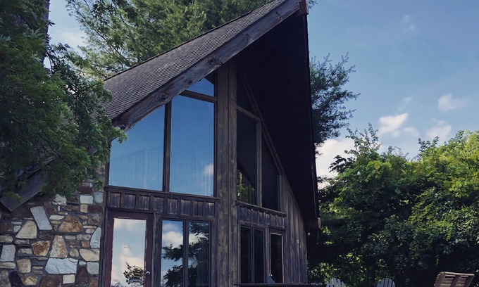 Lake Toxaway Cabaña | Sunrise Cottage: unidad única casa de campo duerme 6