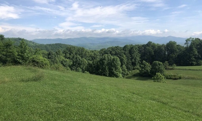 Lake Toxaway Cabaña | Sunrise Cottage: unidad de granja única para 4 personas