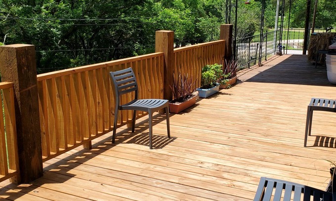 Pointblank Casa | Sunrise Cove Lakeview Home