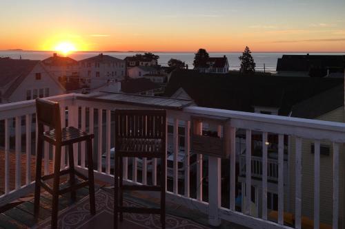Old Orchard Beach Apartamento | Sunrise Deck