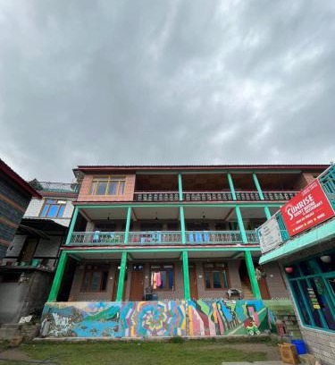 Tosh Casa | Sunrise guest House tosh