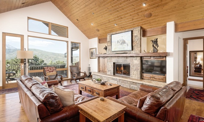 Carbondale Casa | Sunrise Mountaintop Luxury Getaway W / Hot Tub