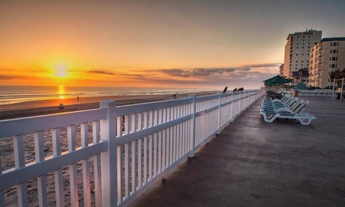 Ormond Beach Hotel | Sunrise Ocean View from 1BR Condo – Walk to Beach & Enjoy Coastal Vibes