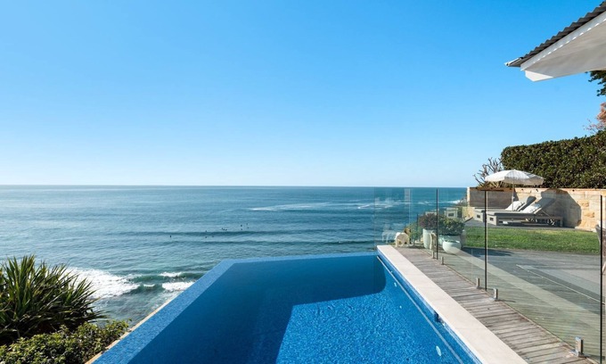 Newport Casa | Sunrise, oceanfront Newport Beach by TCC