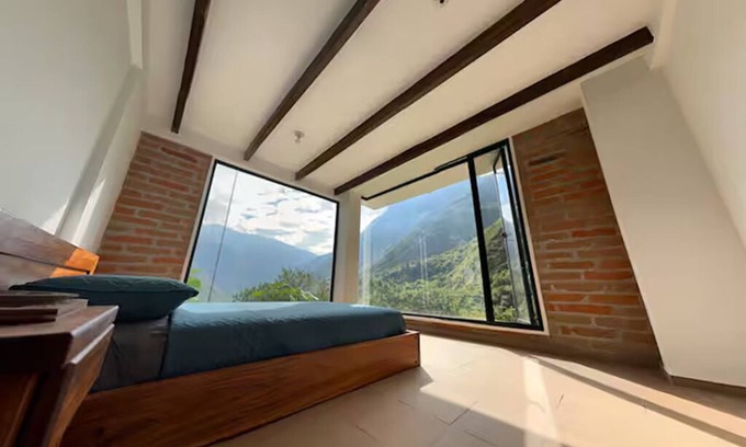 Calacali Cama Y Desayuno | Sunrise Room at The Cloud Forest Retreat