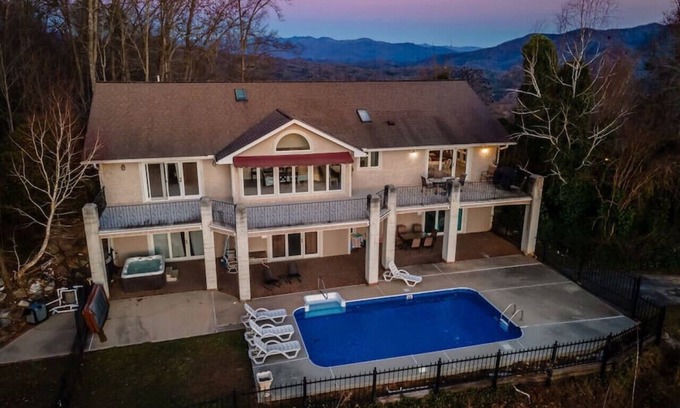 Bryson City Casa | Sunrise/Sunset Mnt View Pool home!!