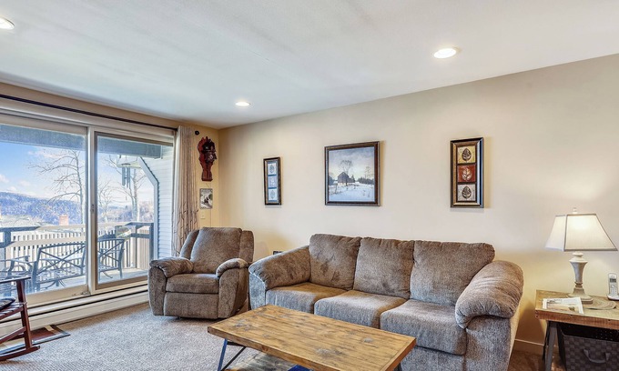 Central Vermont- Killington Condominio | Sunrise Timberline I7 Quaint 2 bedroom Sunrise Timberline I7 Ski to/from. Pets welcome