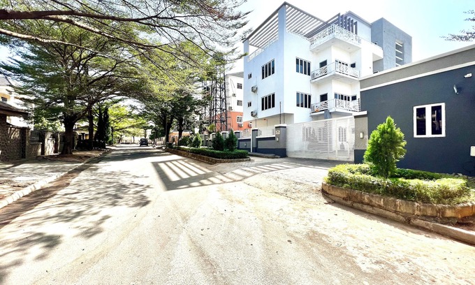 Utako Apartamento | SUNRISE VIEW PENTHOUSE CONDO at UTAKO ABUJA. 24hrs LIT with AC, WIFI & KITCHEN