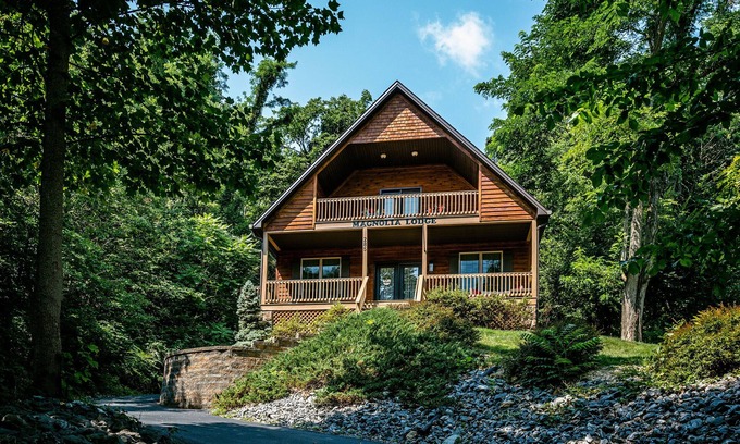 McGaheysville Casa | Sunrise Views & Mountain Charm!