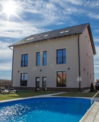 Sanmartin Casa | Sunrise Villa