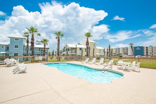 Port Aransas Casa | Sunrise Villas 207 - BOARDWALK TO THE BEACH