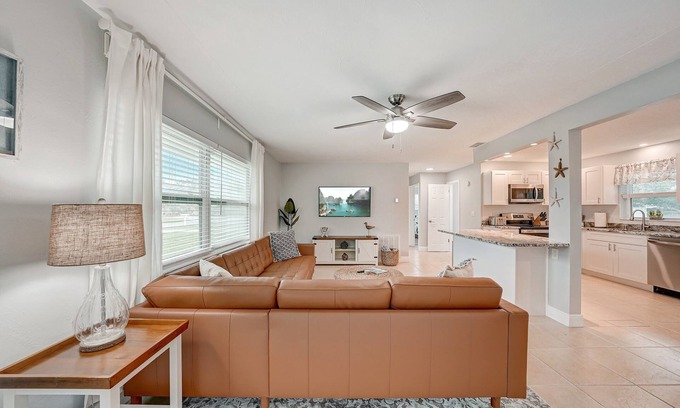 Walsingham Casa | Beach Escape: King Bed + Game Garage Near IRB