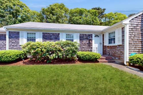 South Yarmouth Casa | Sunroom Serenity